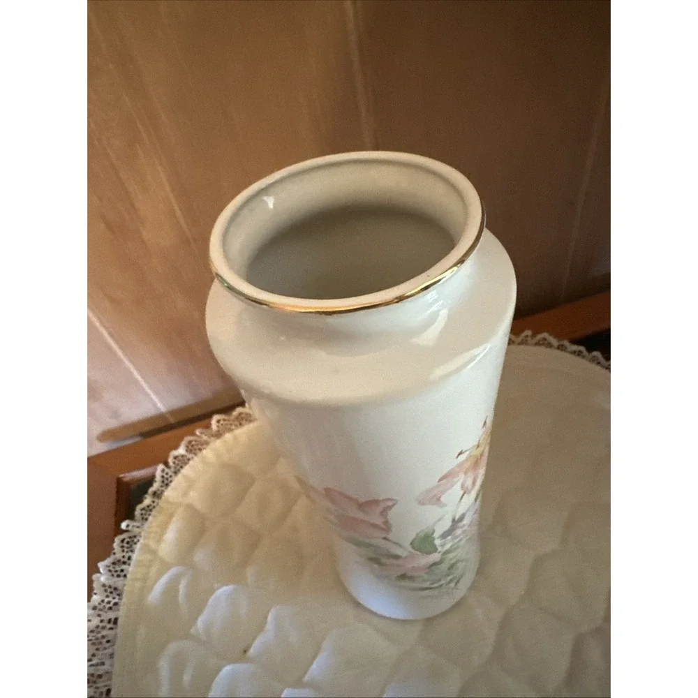 vintage Action Japan ceramic‎ floral vase.